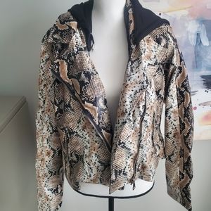 Vigoss size L snake print faux leather moto jacket